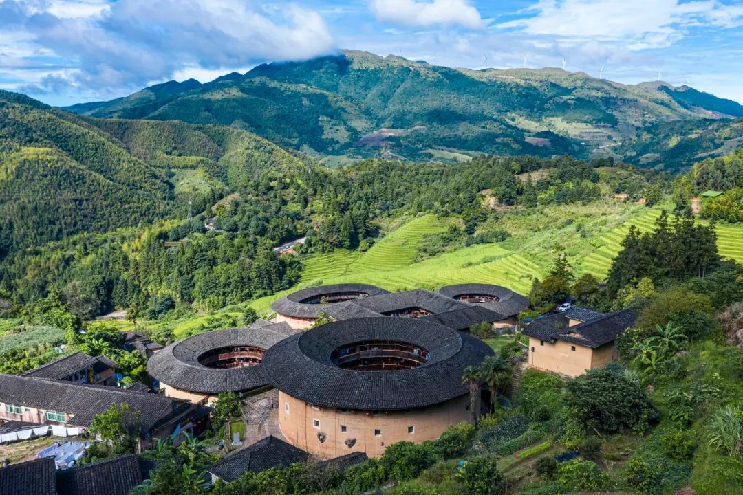 家国情怀浓，福建情意深